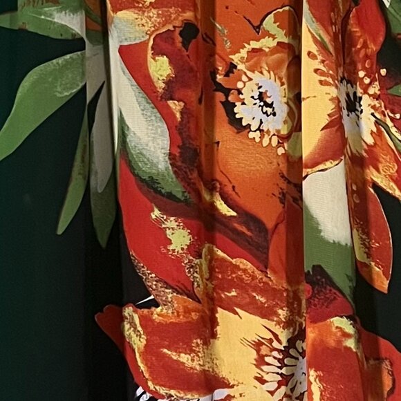 Unique Spectrum Floral Print Handkerchief Hem Tank - Picture 2 of 2